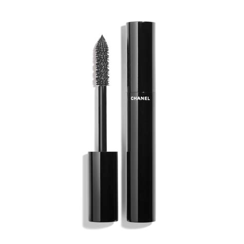 le volume chanel mascara.